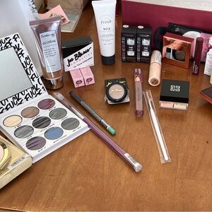 Mixed lot make up, all brand new!